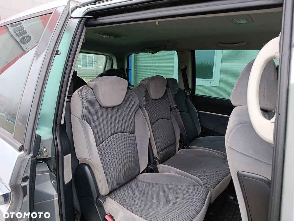 Peugeot 807 HDi 165 Family - 25