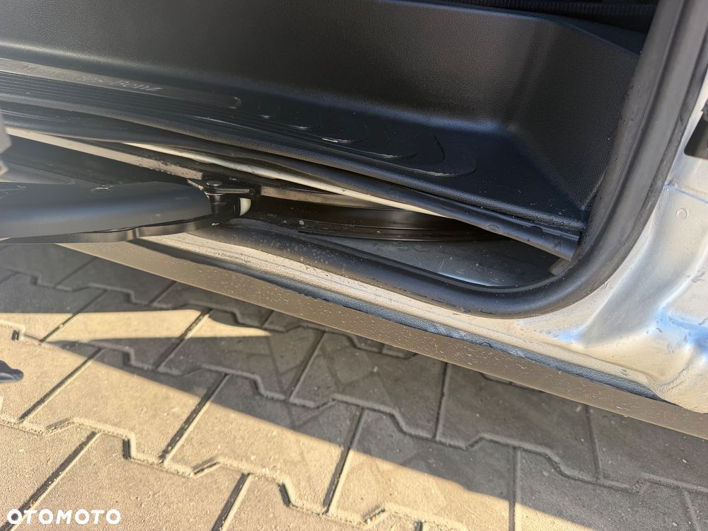 Mercedes-Benz Klasa V 250 d extralang 4Matic 9G-TRONIC Special Edition Avantgarde - 16