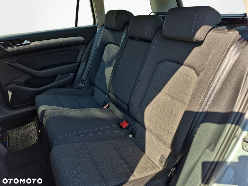 Volkswagen Passat Variant 2.0 TDI SCR Business Plus DSG - 13