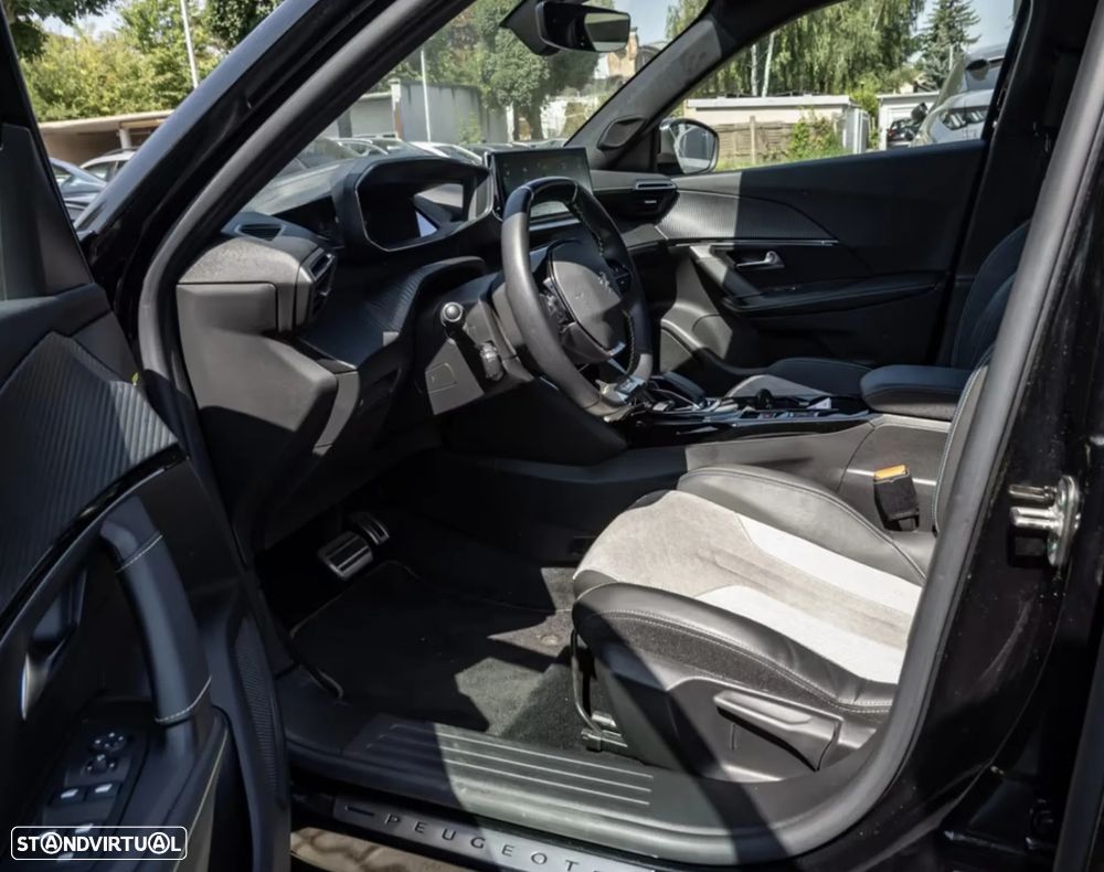 Peugeot e-2008 54 kWh GT - 9