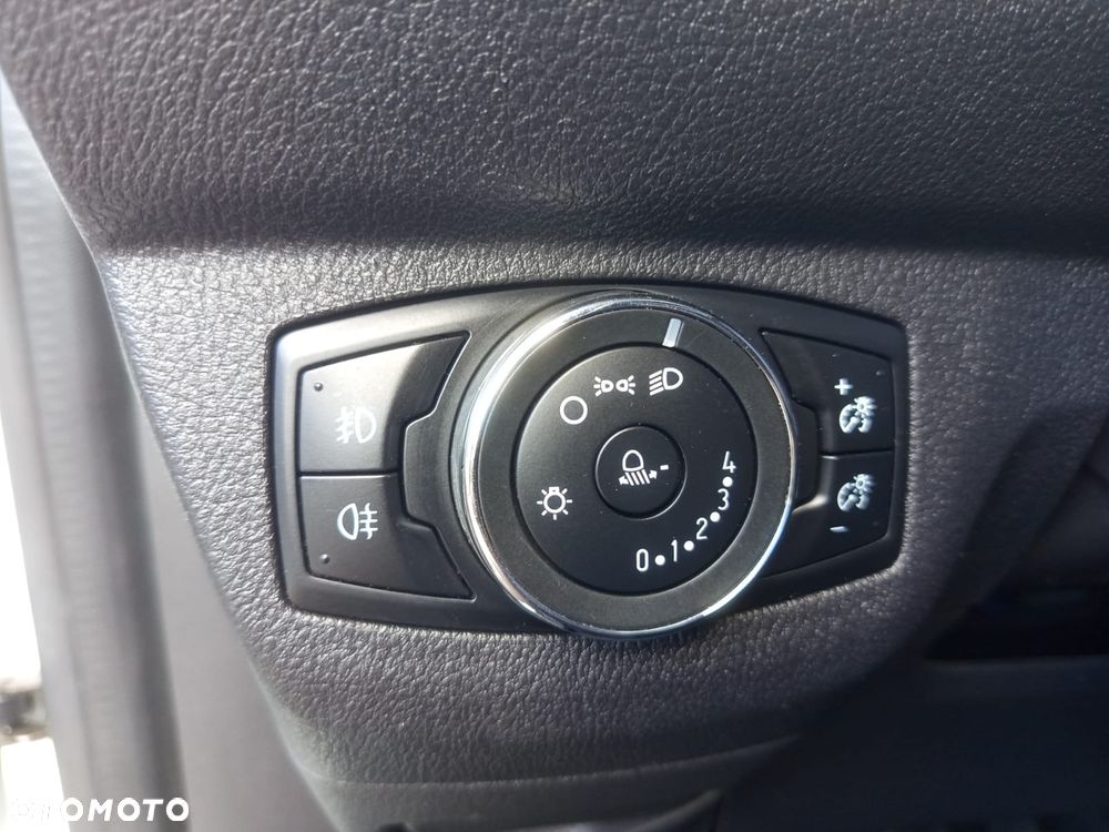 Ford TRANZIT COURIER - 23