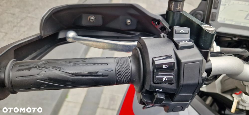 Yamaha MT - 17