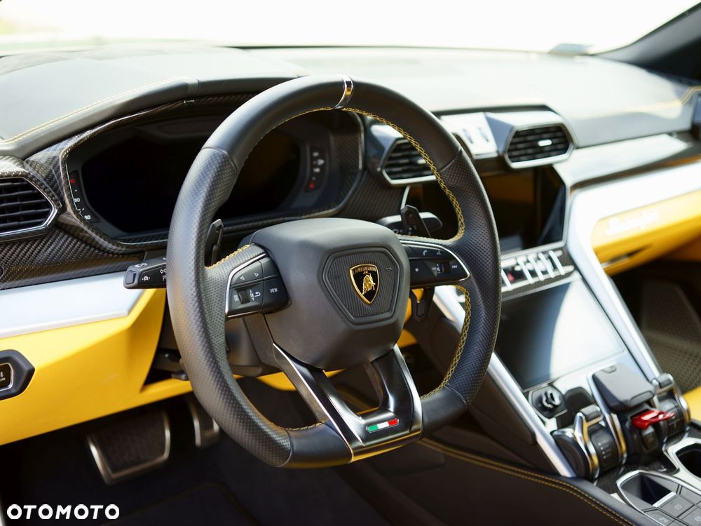 Lamborghini Urus - 12