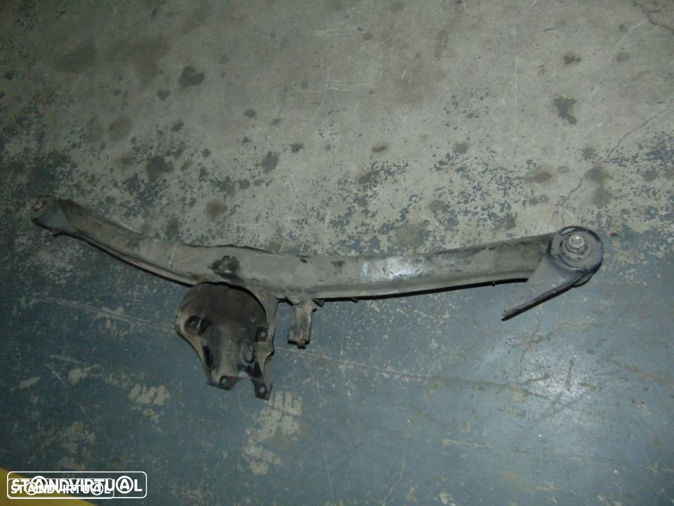 BMW 318TI parte traseira - 2