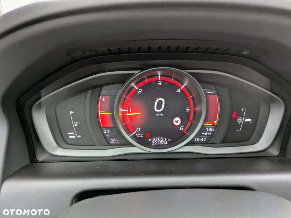 Volvo XC 60 D4 Momentum - 25