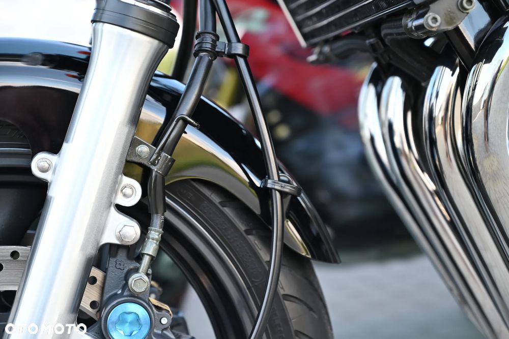 Yamaha XJR - 12