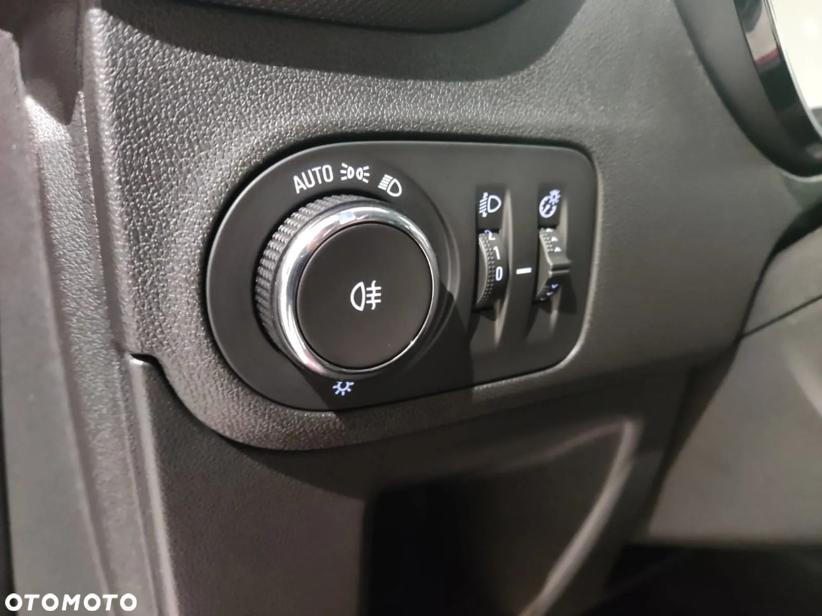 Opel Crossland X - 19