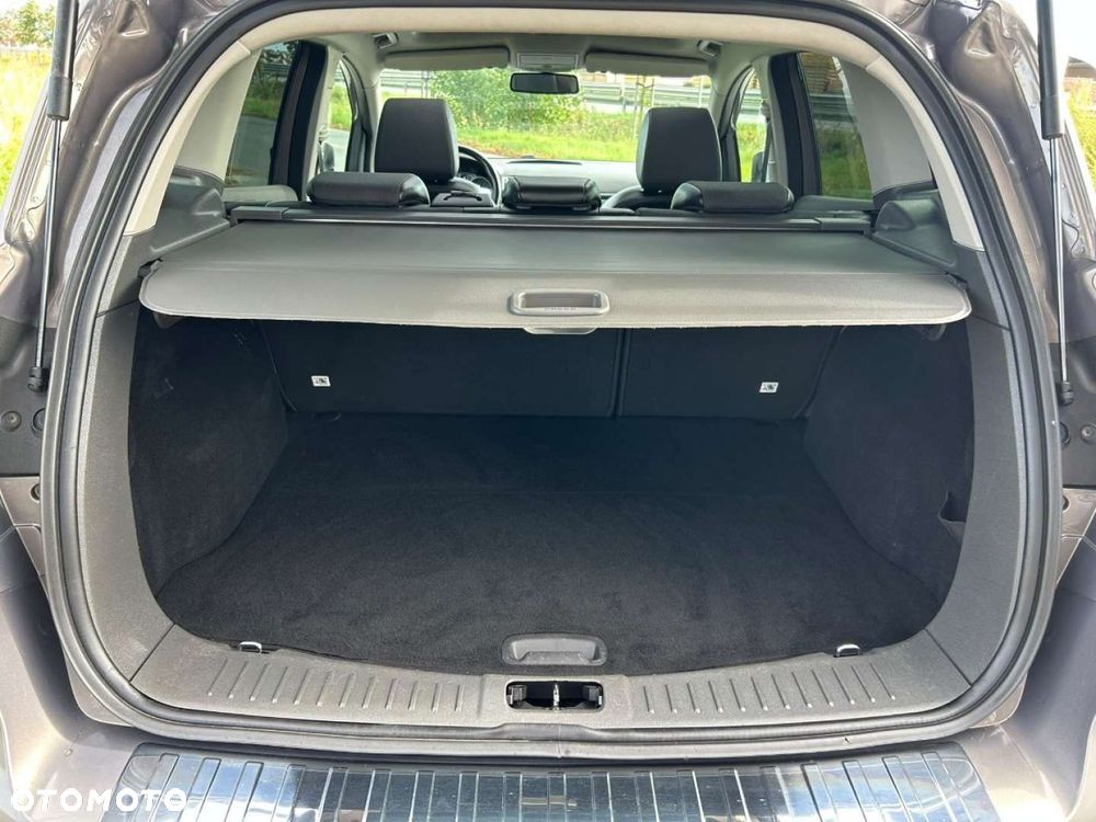 Ford Kuga - 21