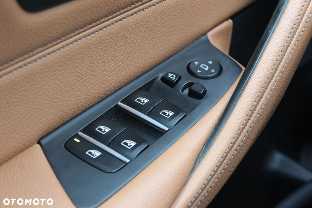 BMW Seria 5 520d Luxury Line - 23