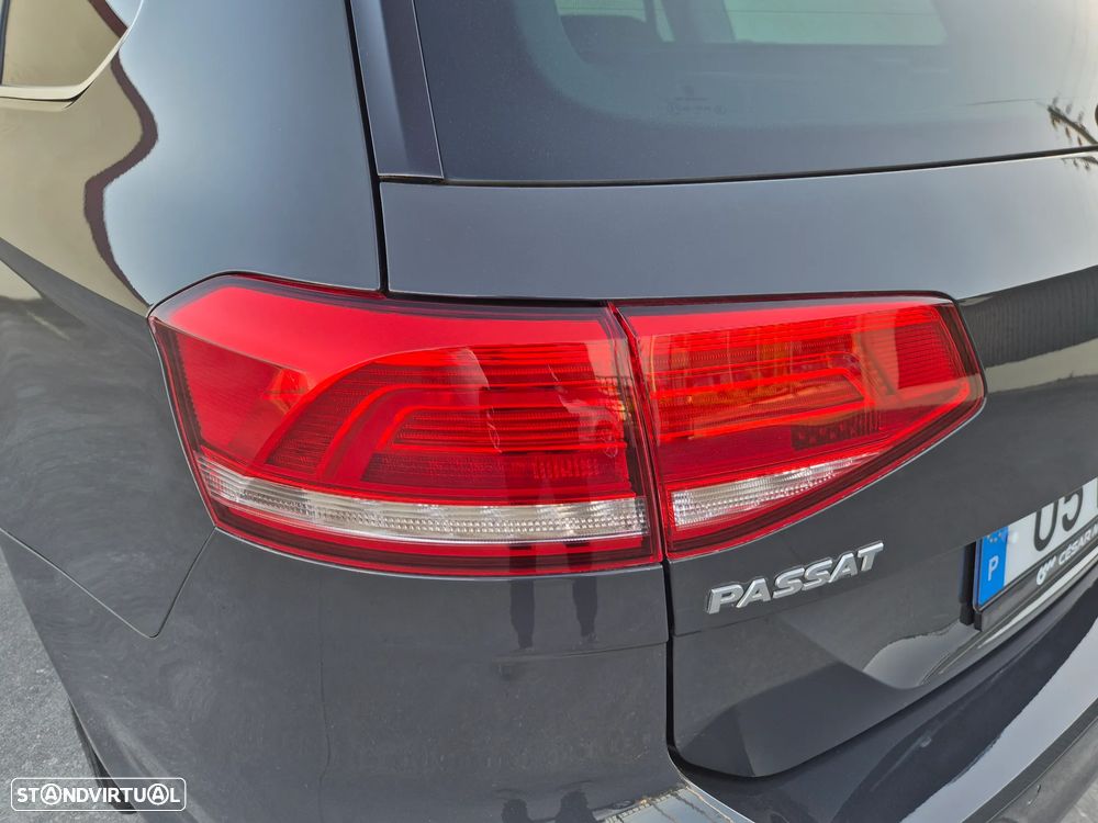 VW Passat Variant 2.0 TDI Confortline - 18
