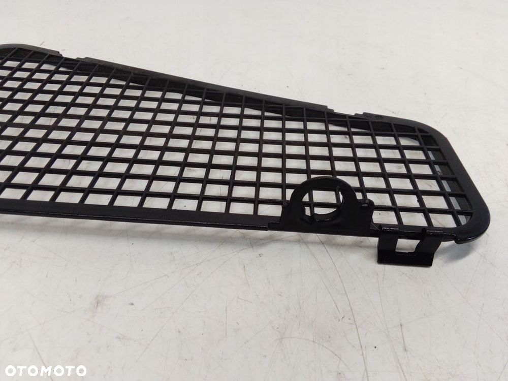 KRATKA WLOTU POWIETRZA AUDI A4 B8 A5 8K1819408 - 2