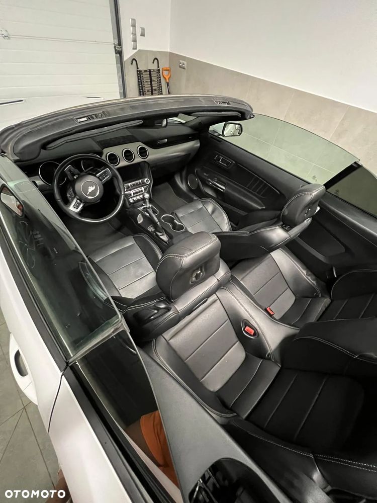Ford Mustang - 7