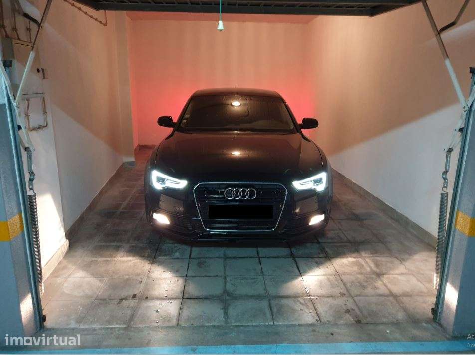 Garagem de 26m² no Laranjeiro, Almada - Grande imagem: 3/5
