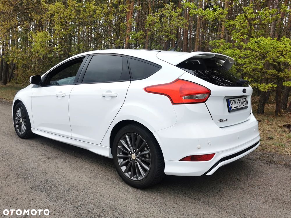 Ford Focus 1.5 EcoBoost STart-Stopp-System ST-LINE - 4