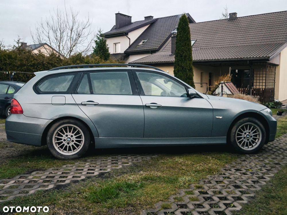 BMW Seria 3 318d DPF - 6