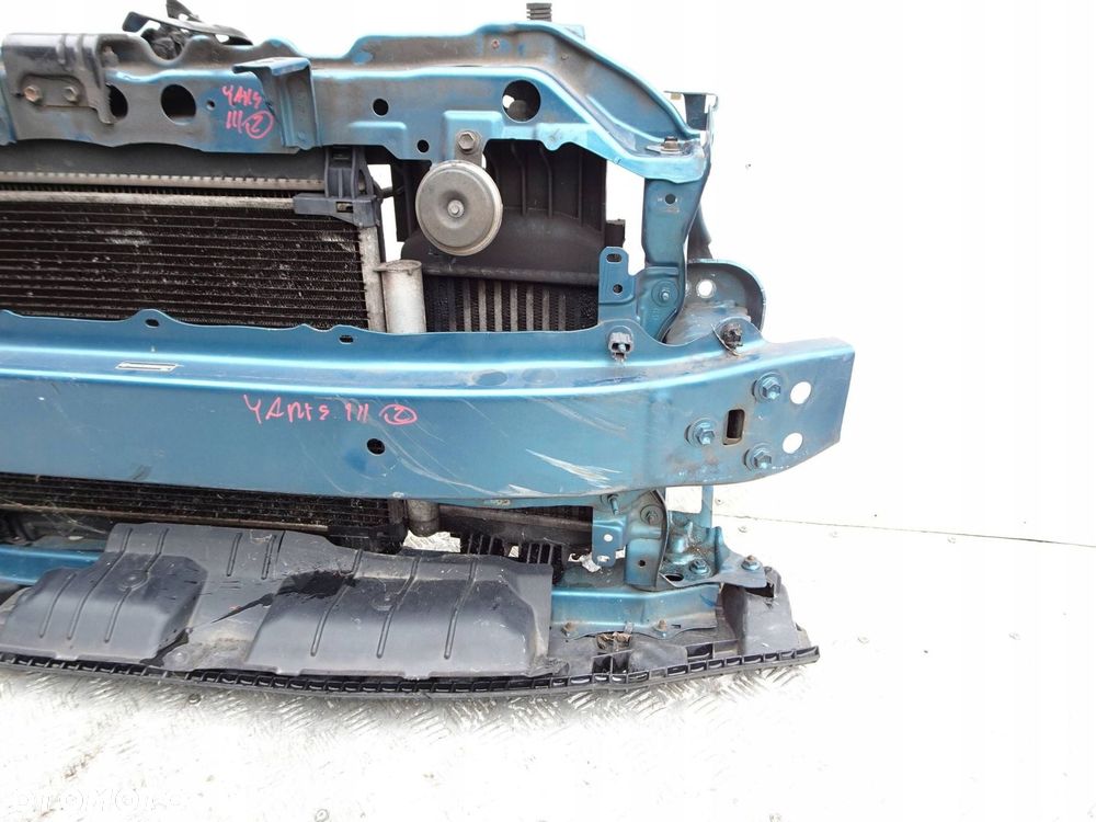 pas przedni chłodnice kpl. toyota yaris iii 1.4 d4d - 4