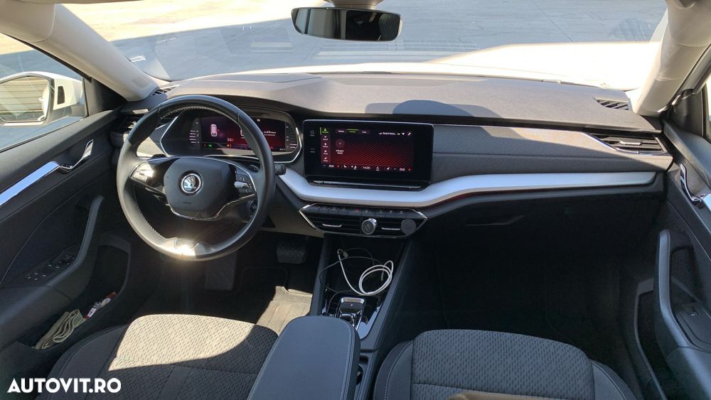 Skoda Octavia 2.0 TDI DSG Style - 4