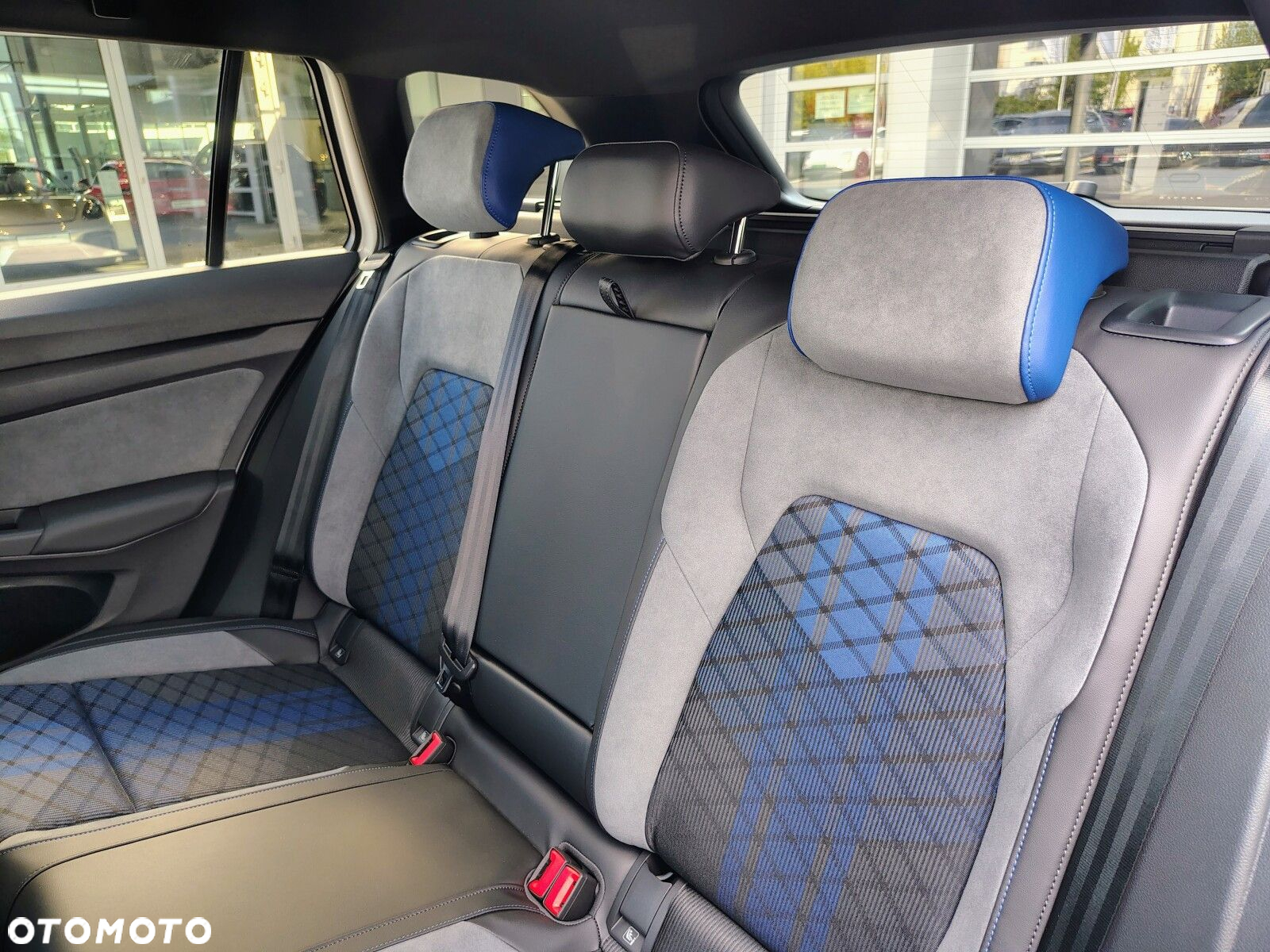Volkswagen Golf - 28