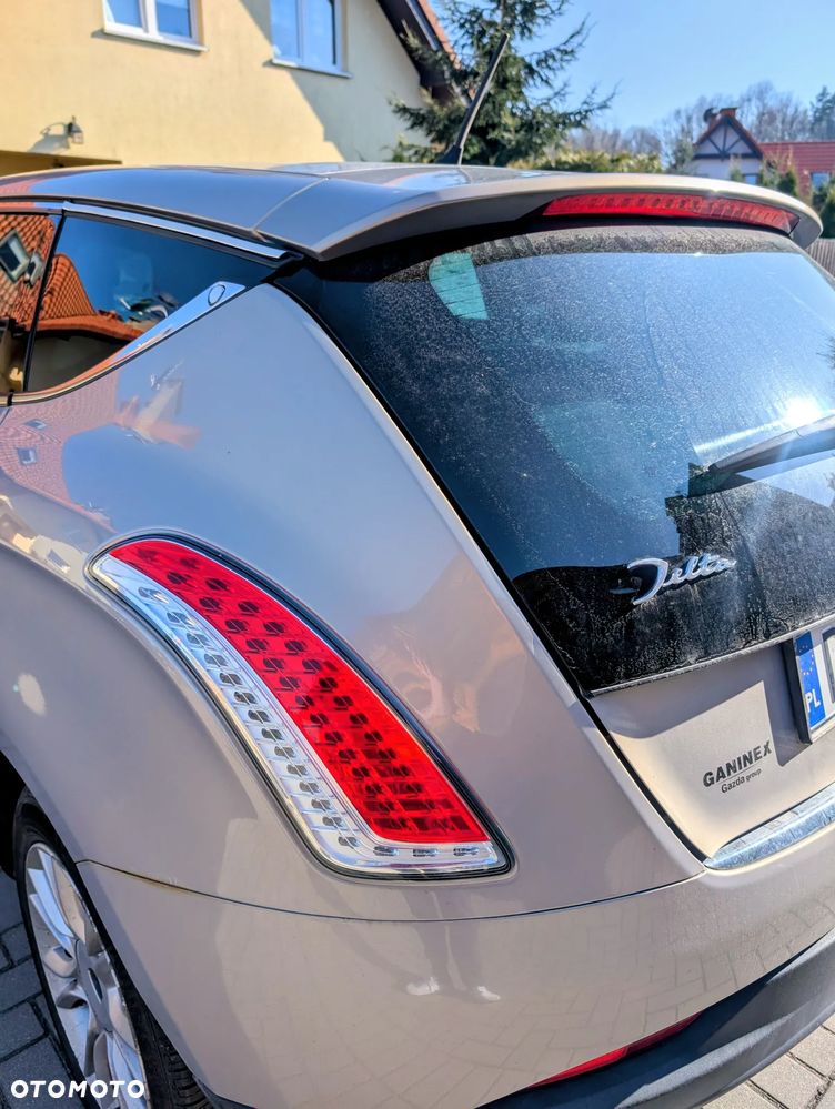 Lancia Delta 1.6 MJ Platino - 10