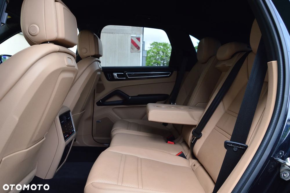 Porsche Cayenne E-Hybrid - 18