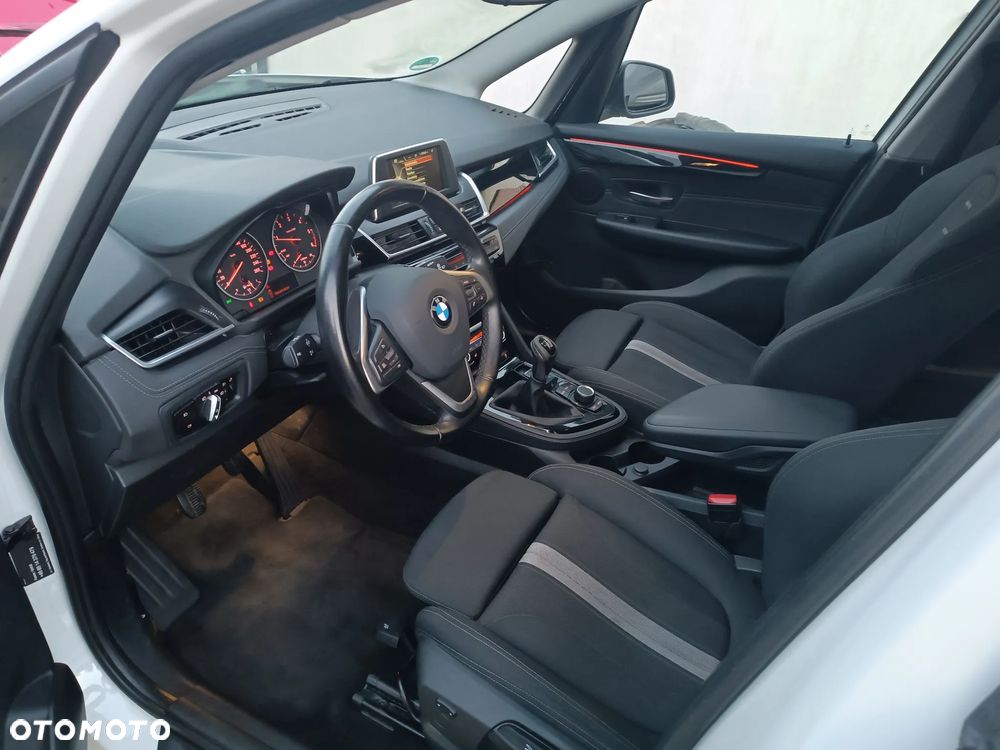 BMW Seria 2 218d Sport Line - 12