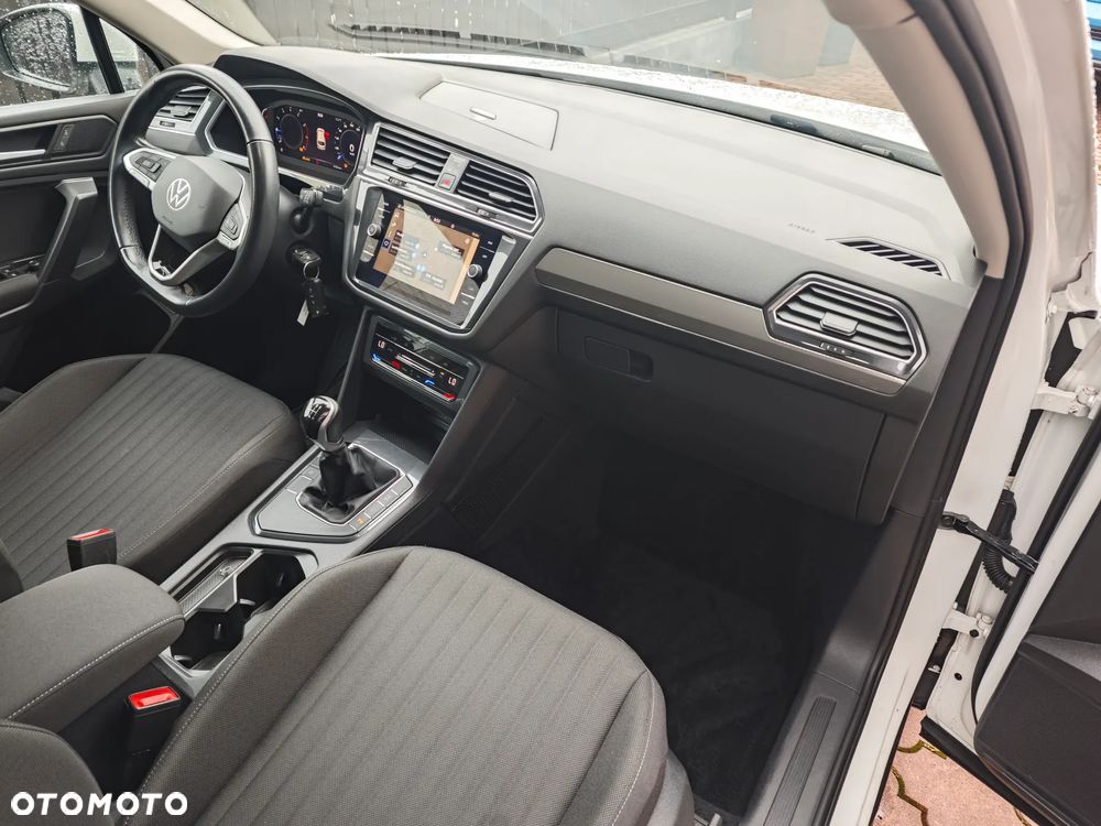 Volkswagen Tiguan - 16