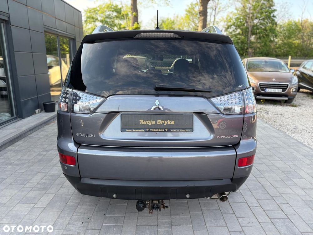 Mitsubishi Outlander - 4