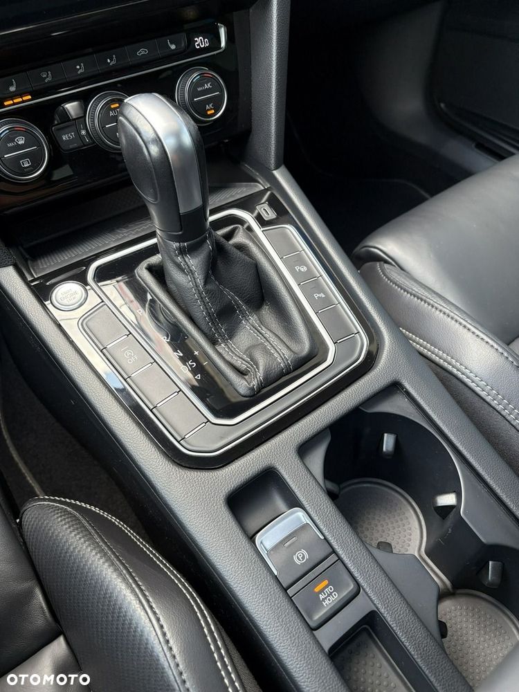 Volkswagen Passat - 29
