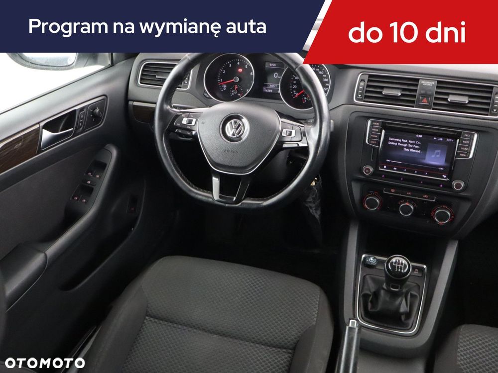 Volkswagen Jetta - 9
