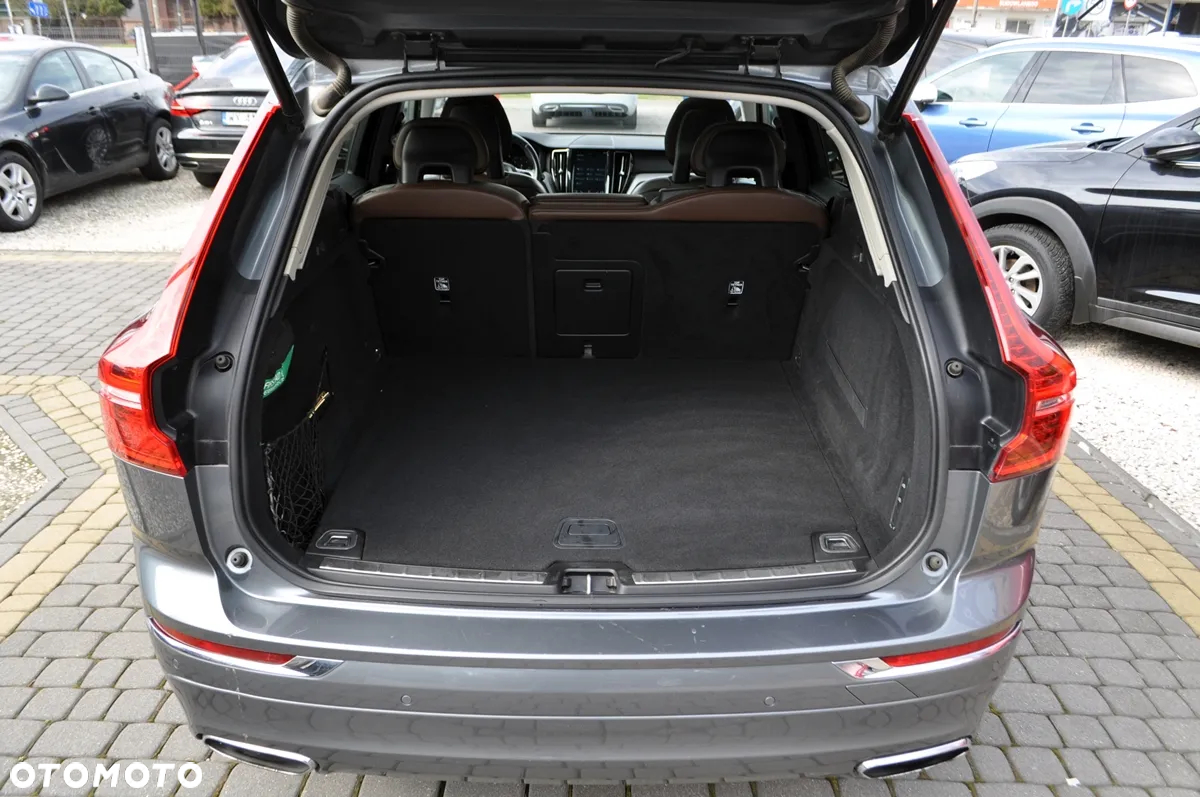 Volvo XC 60 D5 SCR AWD Inscription - 32