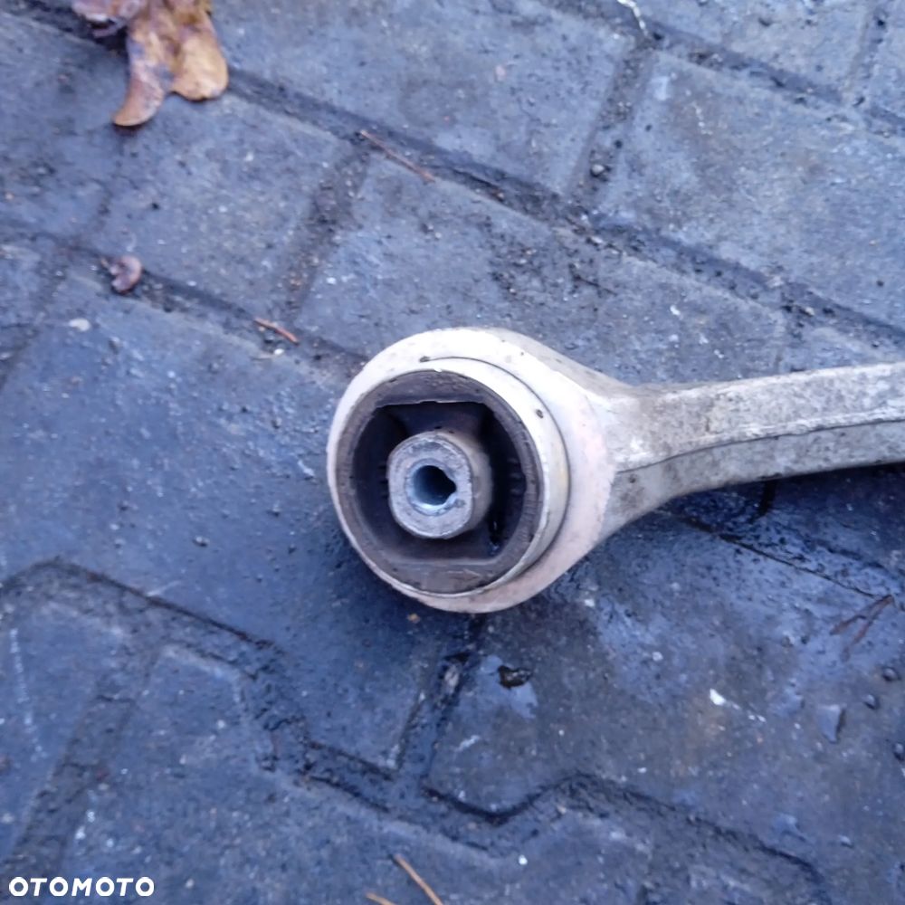 Wahacz A4 B9 8W0407696B - 2