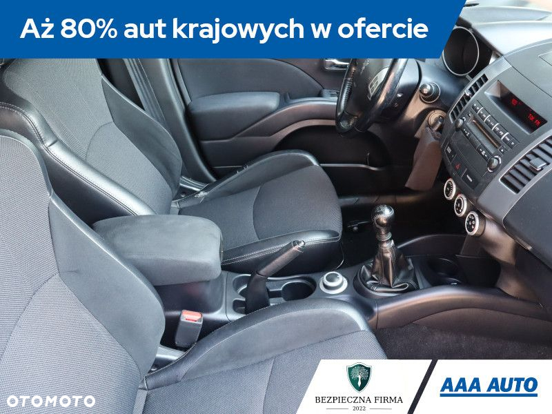 Peugeot 4007 - 10