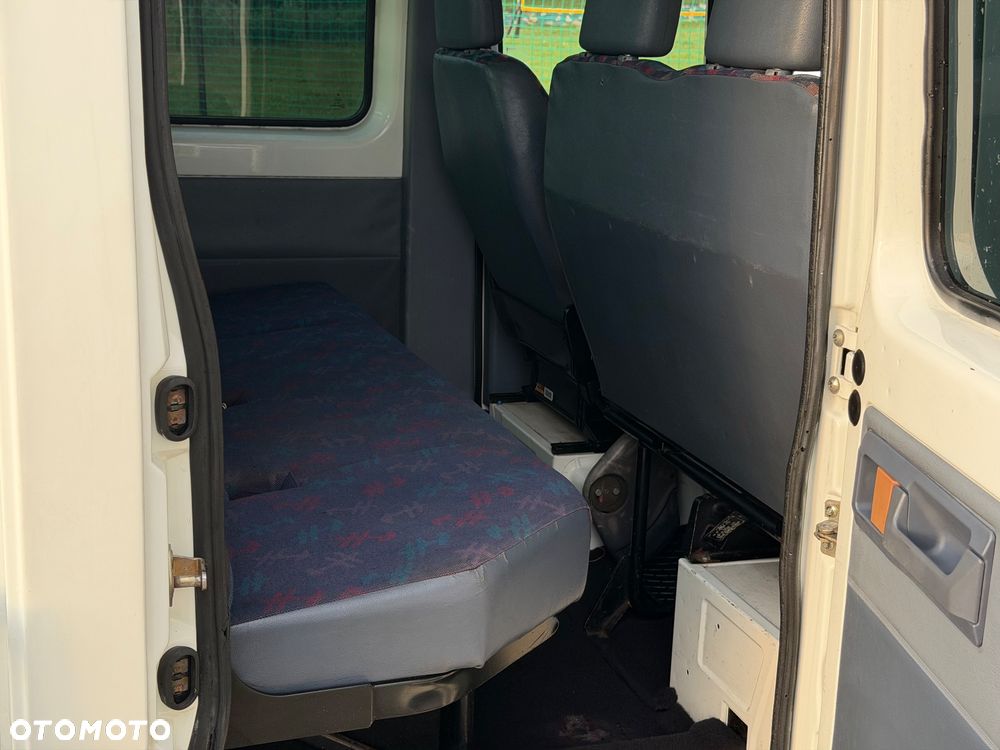 Mercedes-Benz Sprinter - 16