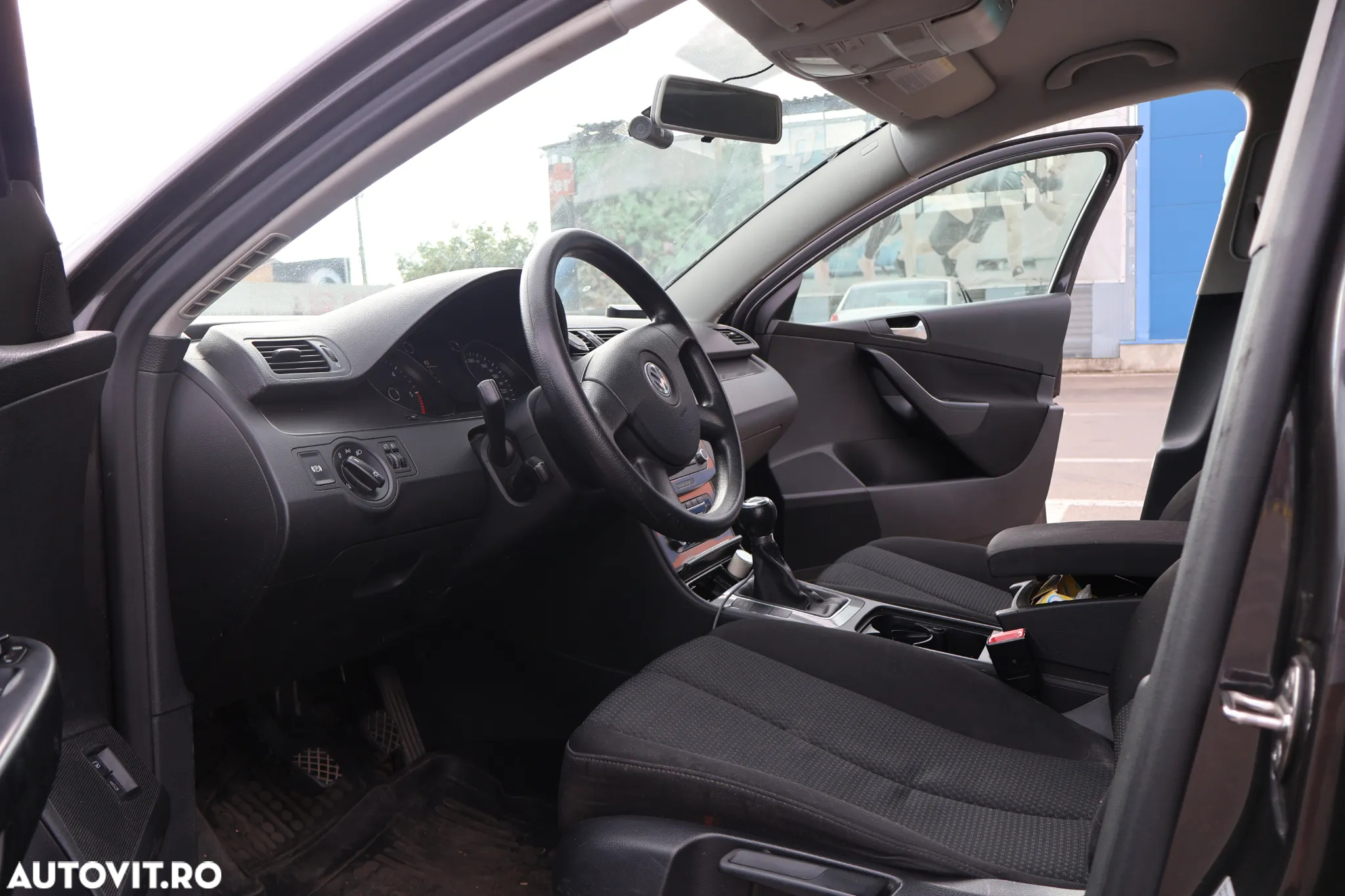 Volkswagen Passat Variant 1.6 TDI DPF BlueMotion Technology Trendline - 16