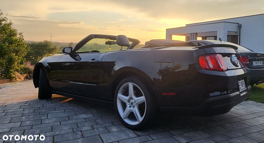 Ford Mustang - 4