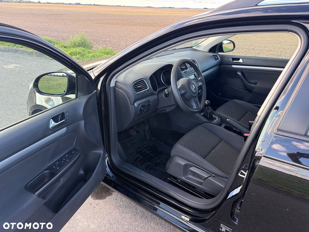 Volkswagen Golf - 10