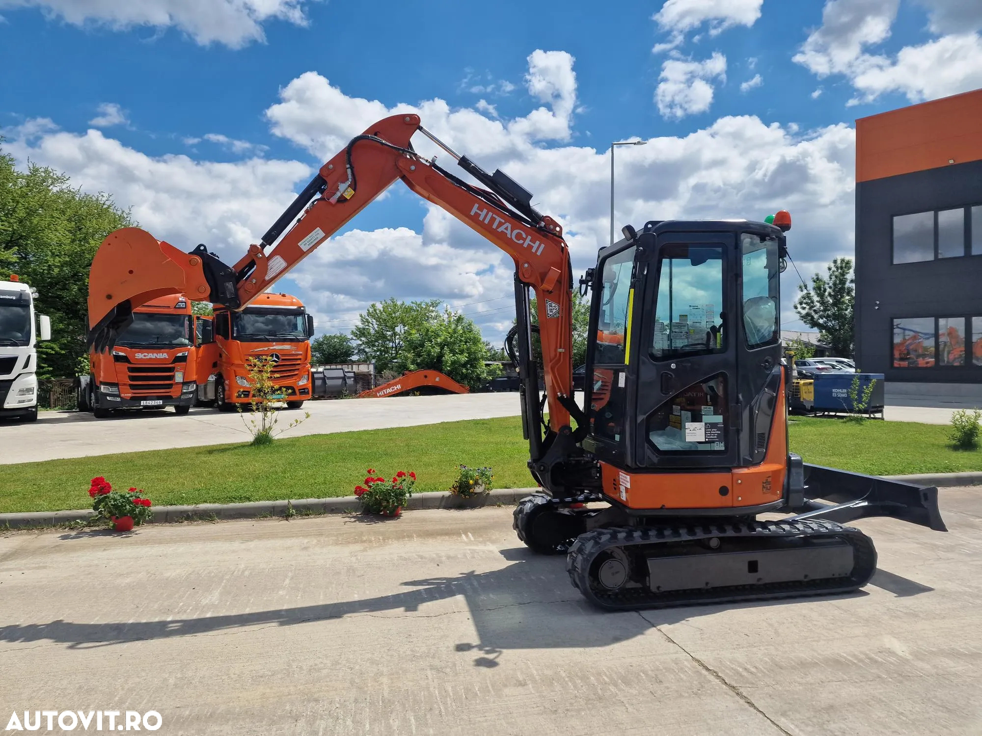 Hitachi ZX33, 3,7 tone, 2023/05, 1.163h, CUPLA RAPIDA+3 CUPE NOI, Senile 80% bune, Instalatia de picon pe brate, Sistem antifurt, Aer conditioinat, adanc sapare 4mc, ridica tevi de 2,5tone, STARE FOARTE BUNA< CA NOU, posibilitate leasing 4 ani-36900 EUR+Tva - 17