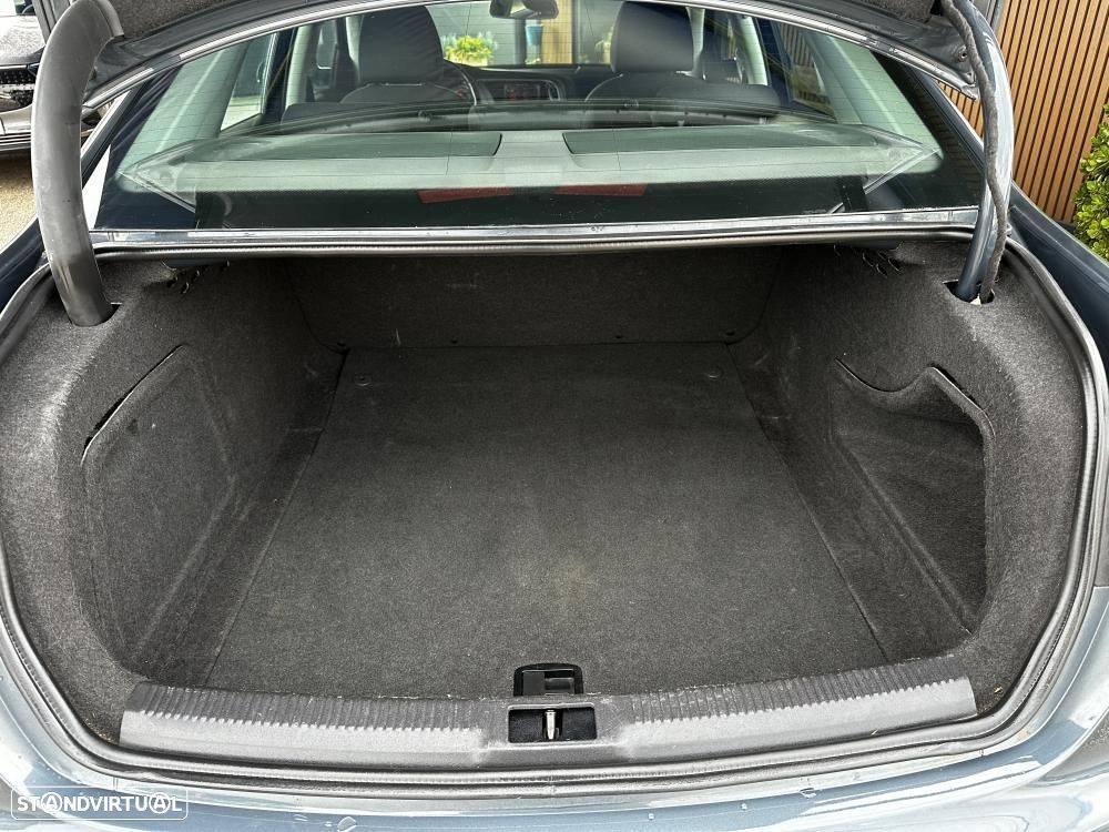 Audi A4 2.0 TDI Business Line Advance - 38