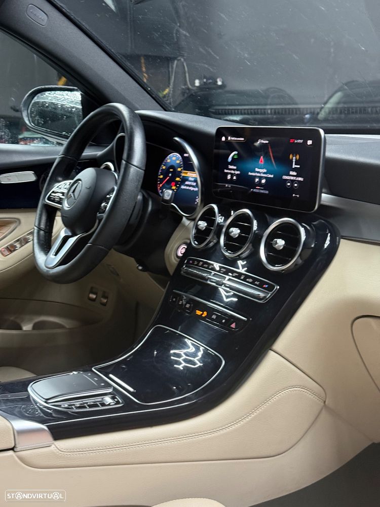 Mercedes-Benz GLC 300 e Coupe 4Matic 9G-TRONIC Avantgarde Advanced - 3