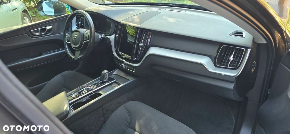 Volvo XC 60 B5 B AWD Momentum Pro - 8