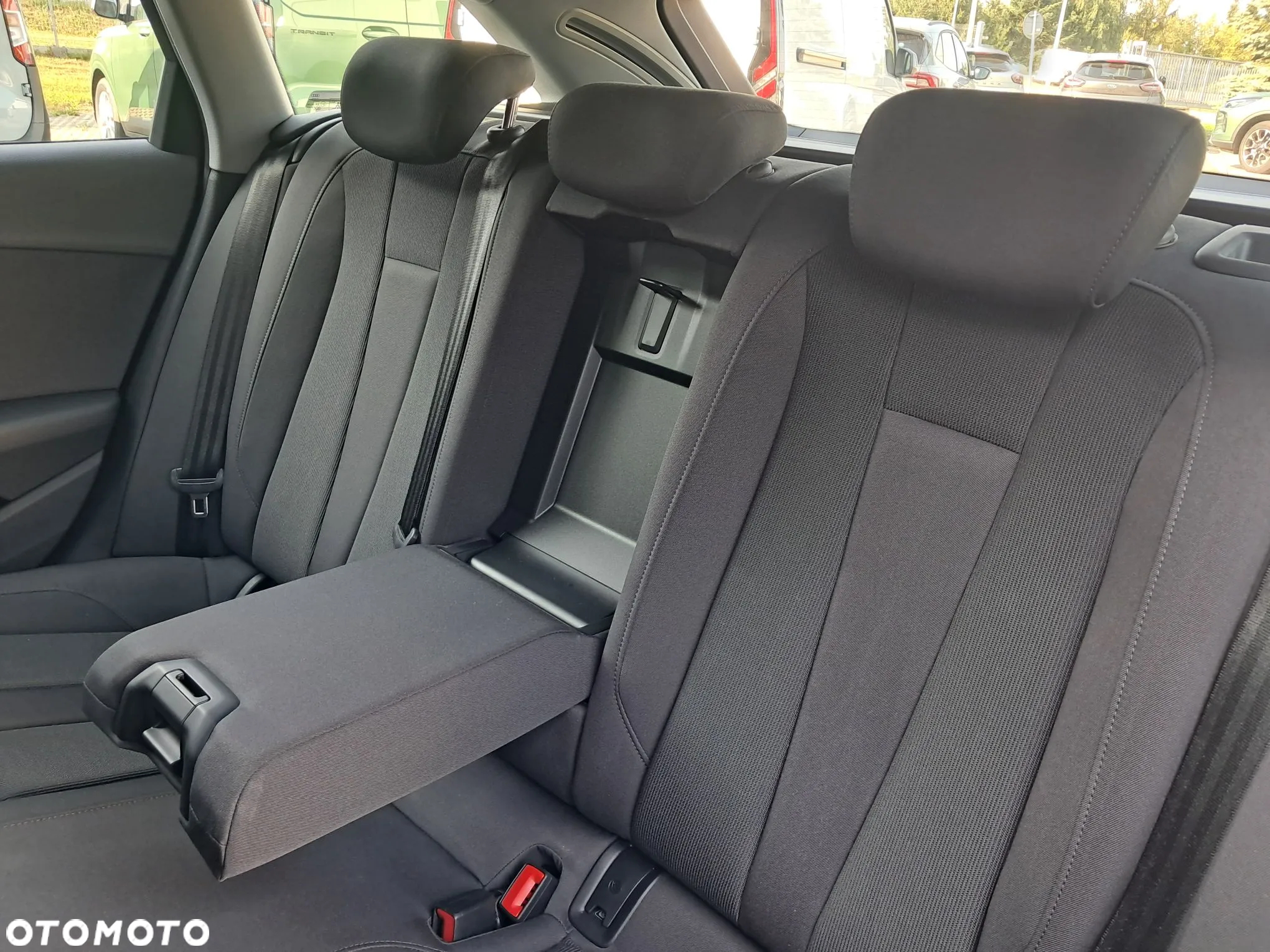 Audi A4 Avant 35 TFSI S line - 22
