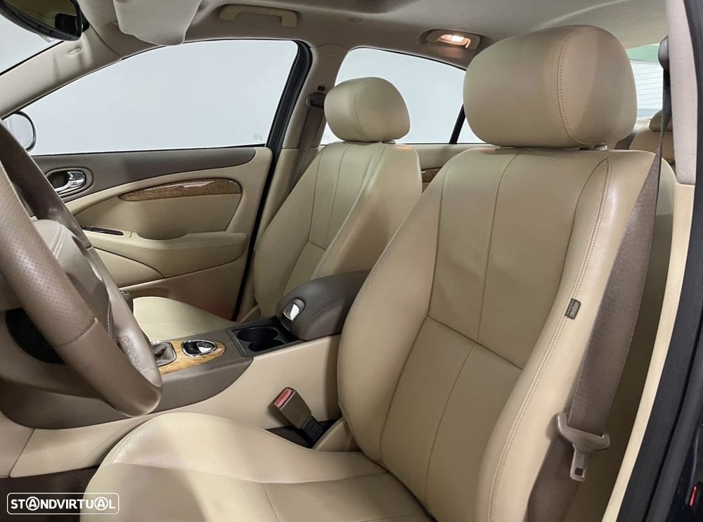 Jaguar S-Type 2.7 D V6 Classic - 6