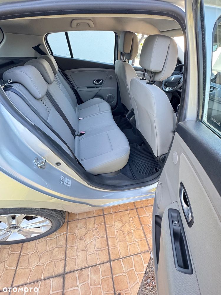 Renault Megane dCi 130 FAP Dynamique - 9