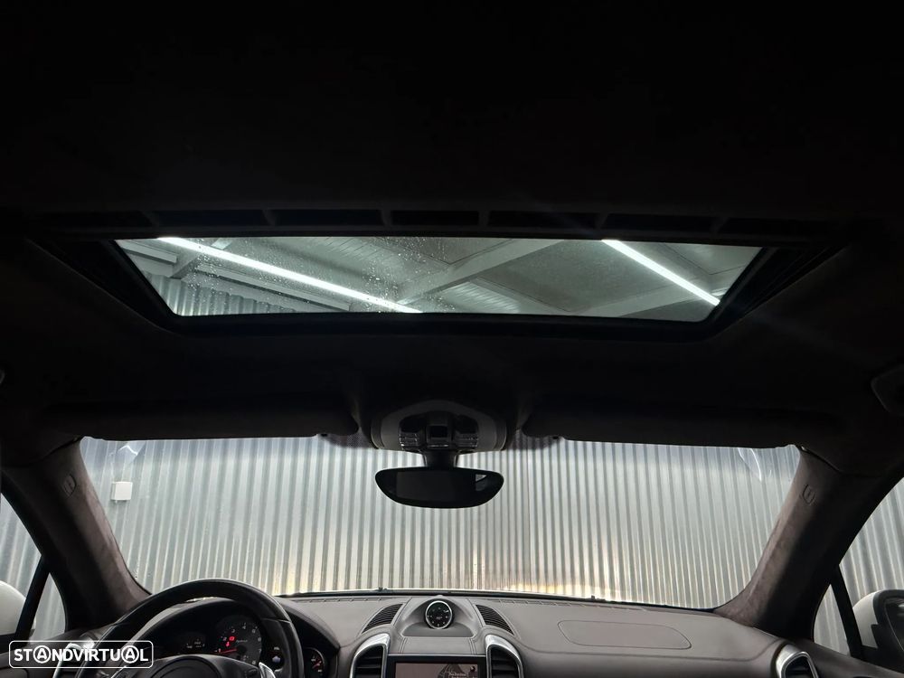 Porsche Cayenne S - 31