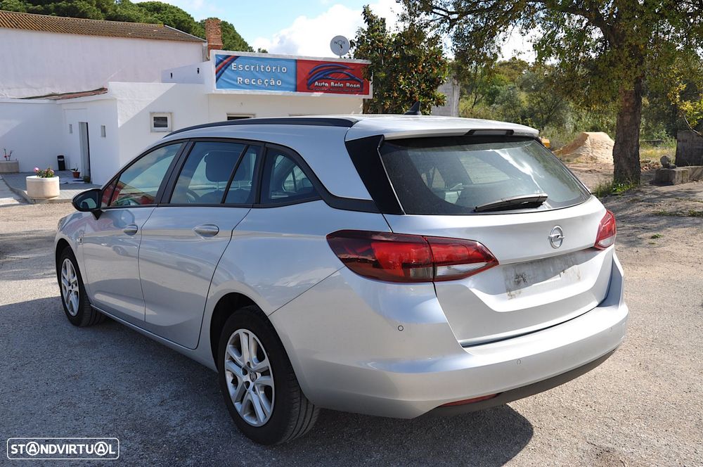 Opel Astra Sports Tourer - 16