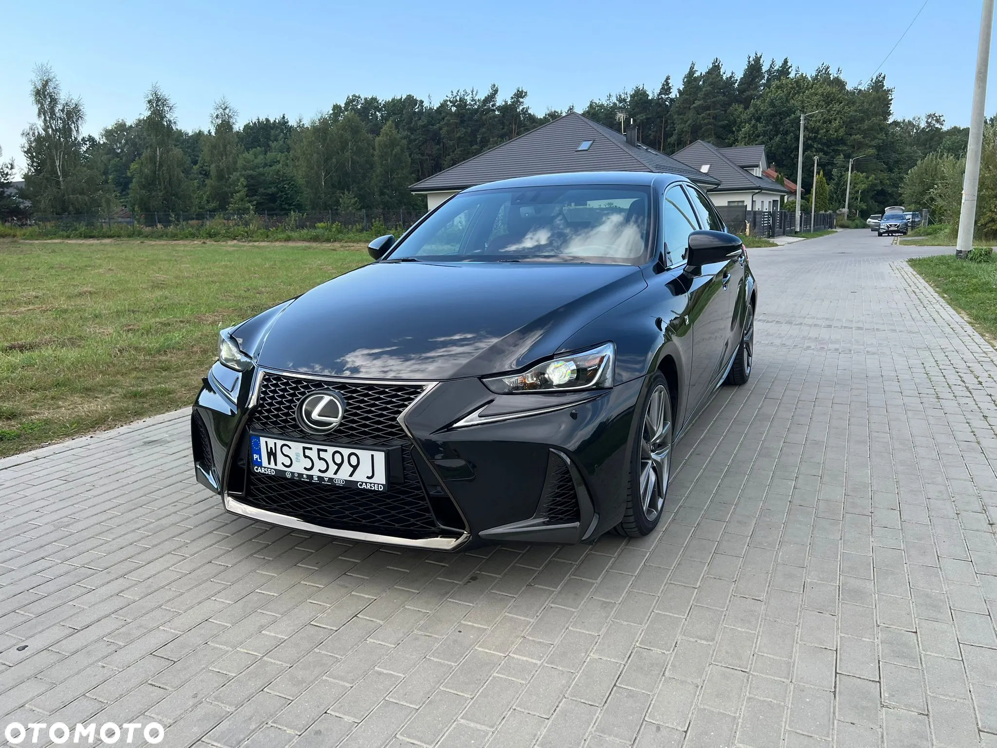 Lexus IS 200t / 300 F Sport - 11