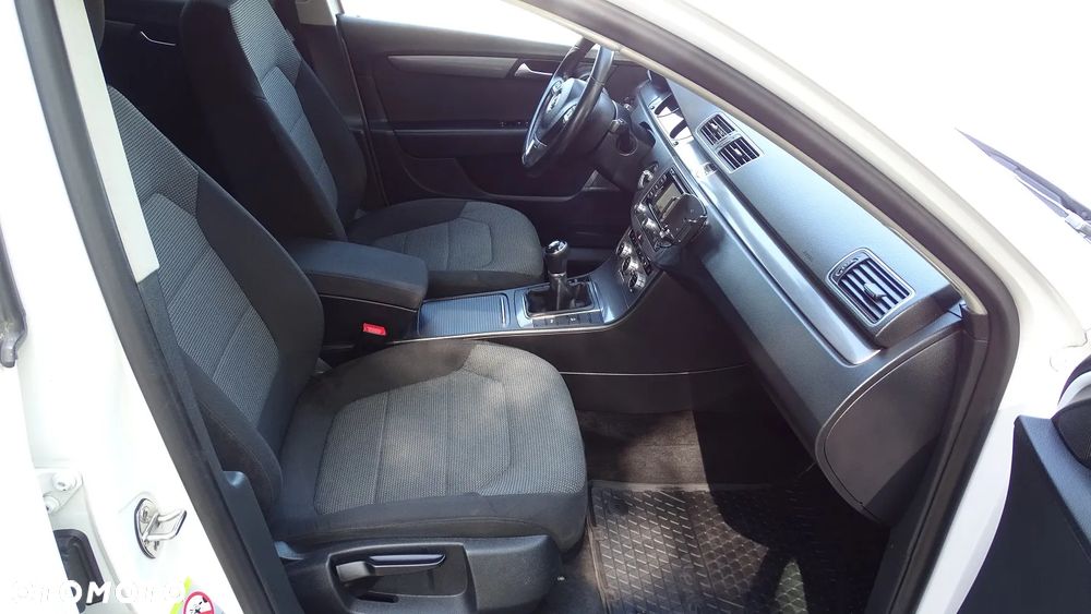 Volkswagen Passat Variant 2.0 TDI BlueMotion Technology Comfortline - 12