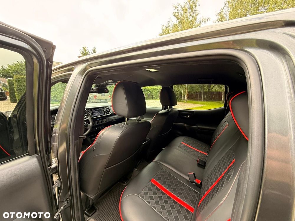 Toyota Tacoma - 18