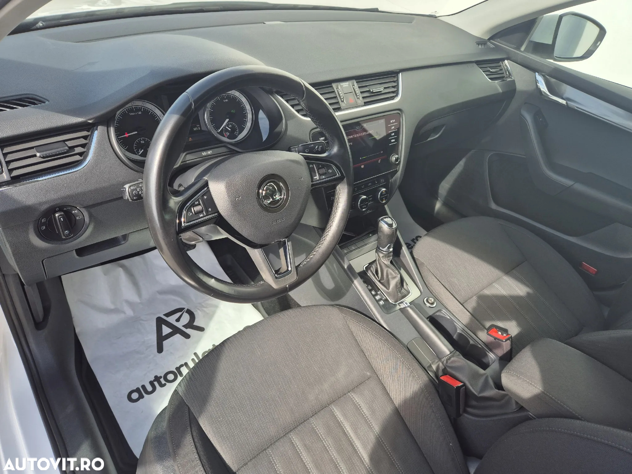 Skoda Octavia 2.0 TDI DSG Style - 9