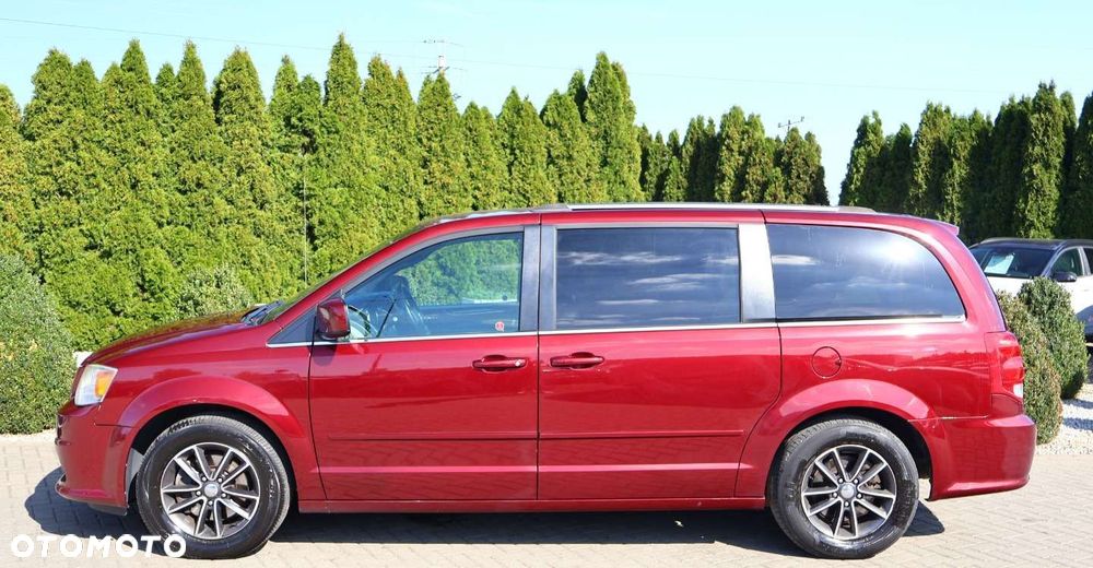 Dodge Grand Caravan - 9
